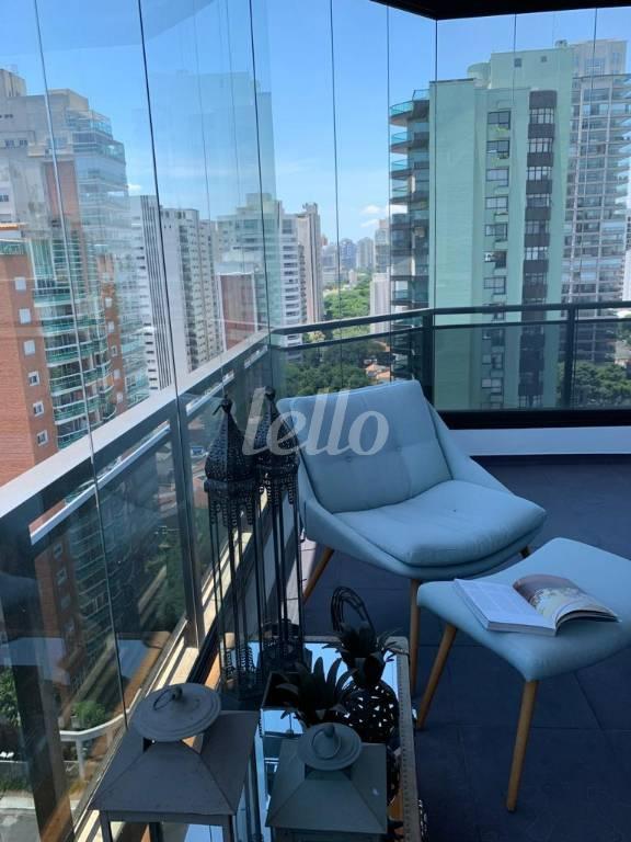 VARANDA de Apartamento à venda, cobertura - Padrão com 364 m², 4 quartos e 5 vagas em Indianópolis - São Paulo