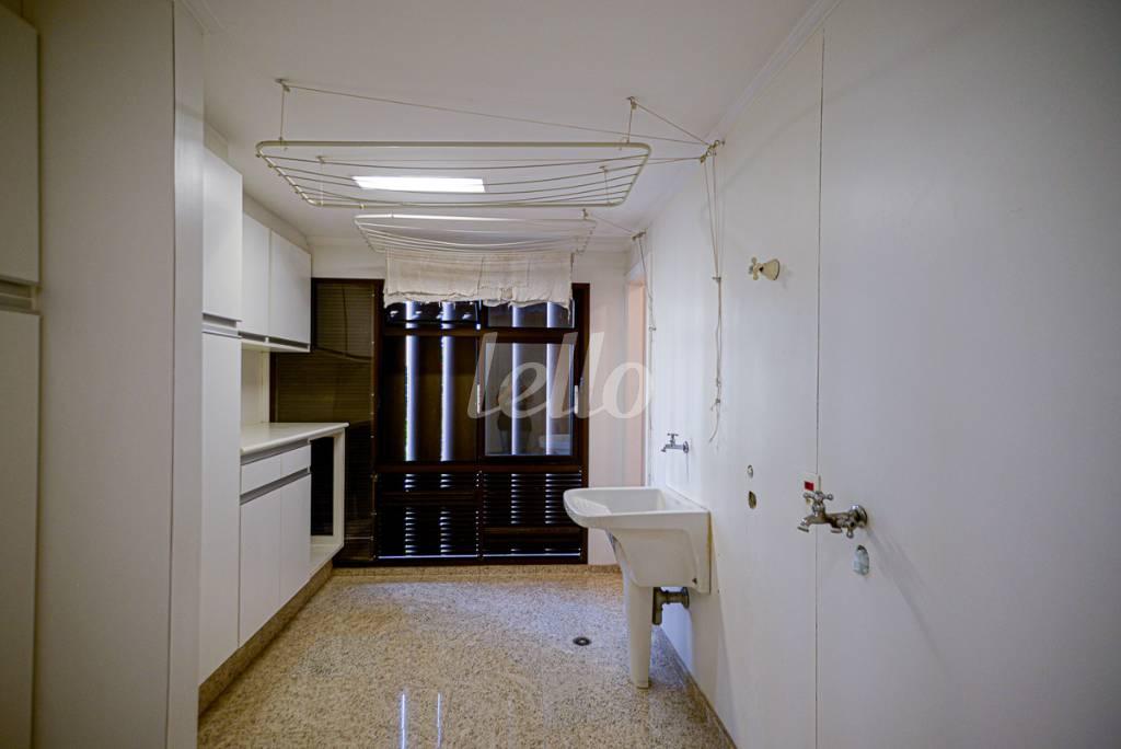 ÁREA DE SERVIÇO de Apartamento à venda, Duplex com 462 m², 4 quartos e 4 vagas em Jardim Luzitânia - São Paulo