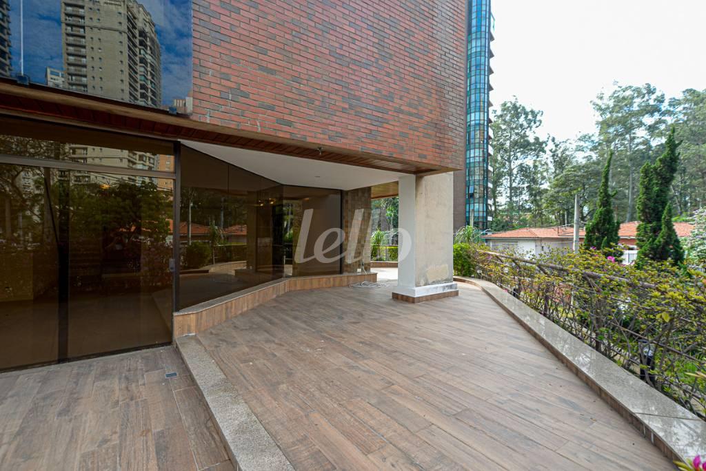 VARANDA GOURMET de Apartamento à venda, Duplex com 462 m², 4 quartos e 4 vagas em Jardim Luzitânia - São Paulo