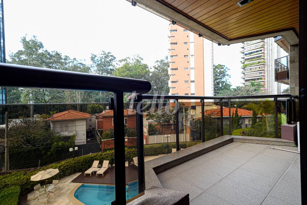 VARANDA MASTER de Apartamento à venda, Duplex com 462 m², 4 quartos e 4 vagas em Jardim Luzitânia - São Paulo