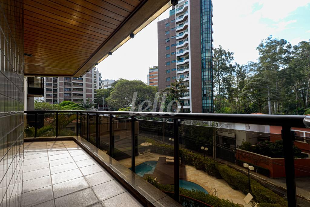 VARANDA SALA de Apartamento à venda, Duplex com 462 m², 4 quartos e 4 vagas em Jardim Luzitânia - São Paulo