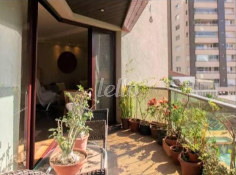 VARANDA de Apartamento à venda, Padrão com 164 m², 4 quartos e 3 vagas em Vila Olímpia - São Paulo