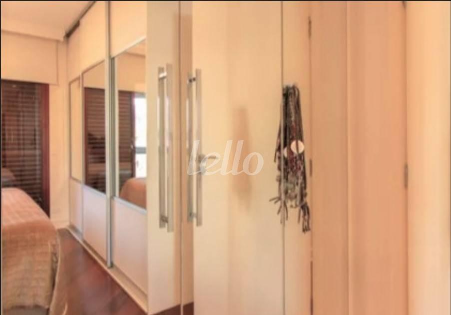 SUÍTE de Apartamento à venda, Padrão com 164 m², 4 quartos e 3 vagas em Vila Olímpia - São Paulo