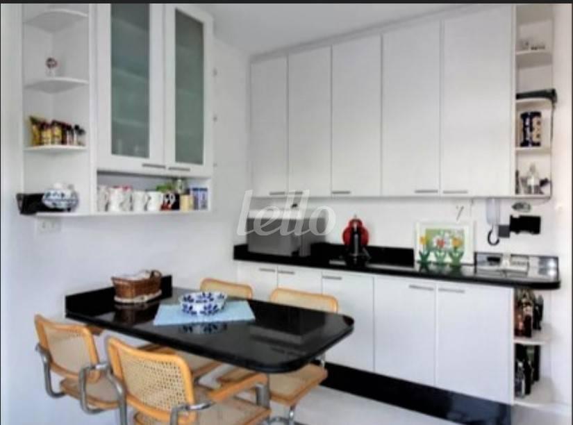 COZINHA de Apartamento à venda, Padrão com 164 m², 4 quartos e 3 vagas em Vila Olímpia - São Paulo