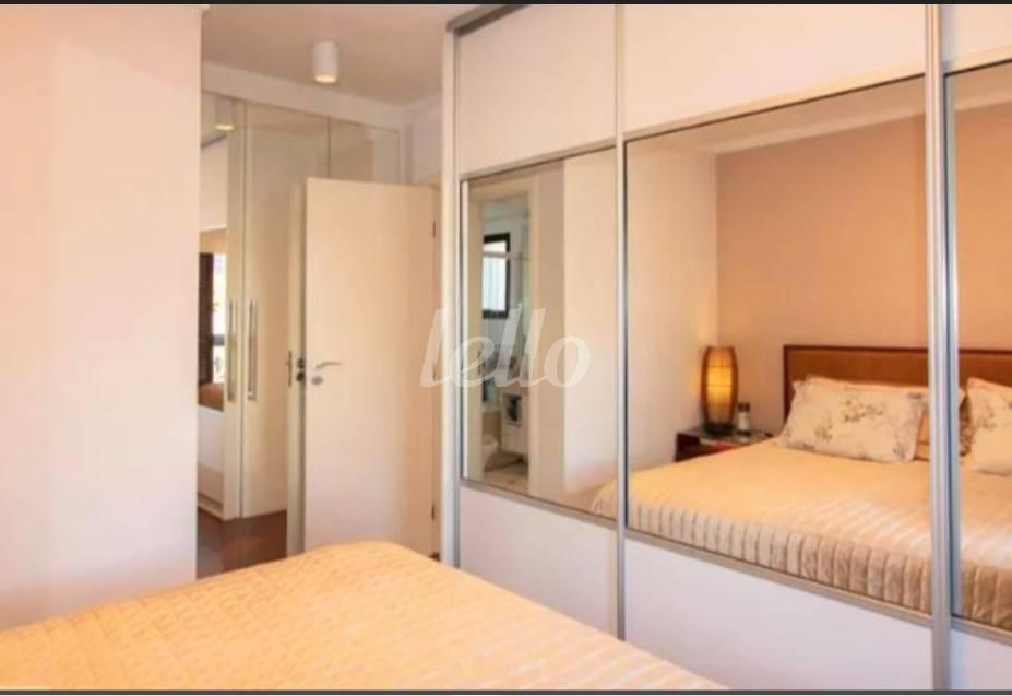 SUÍTE de Apartamento à venda, Padrão com 164 m², 4 quartos e 3 vagas em Vila Olímpia - São Paulo