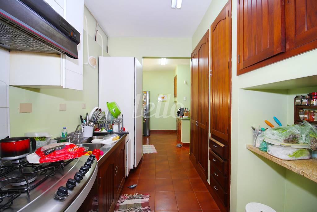 COZINHA de Casa para alugar, sobrado com 420 m², 3 quartos e 7 vagas em Cidade Jardim - São Paulo