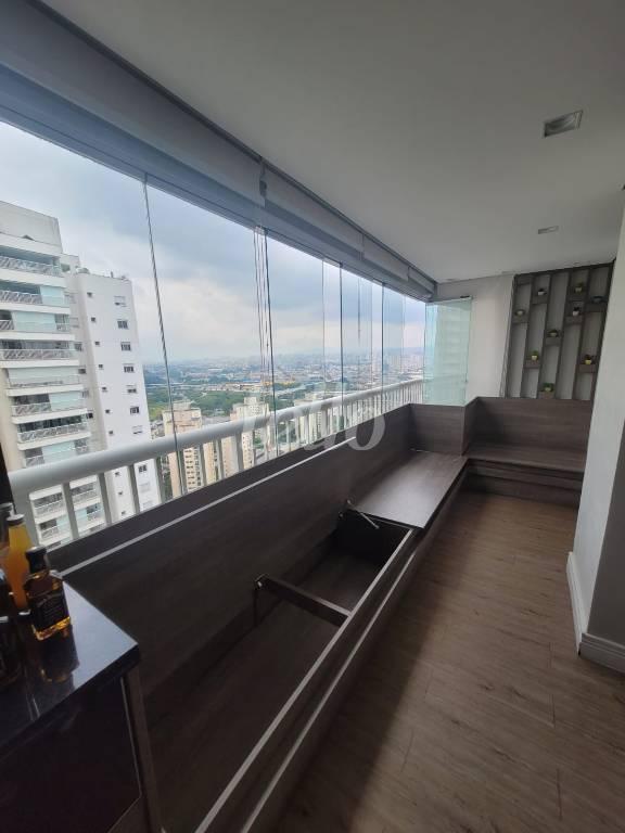 VARANDA GOURMET de Apartamento à venda, Padrão com 80 m², 1 quarto e 2 vagas em Tatuapé - São Paulo