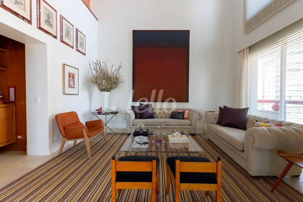 SALA de Apartamento à venda, Triplex com 672 m², 4 quartos e 6 vagas em Jardins - São Paulo