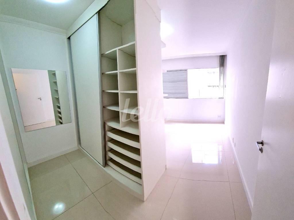 DORMITÓRIO 3 de Apartamento à venda, Padrão com 154 m², 4 quartos e 2 vagas em Higienópolis - São Paulo