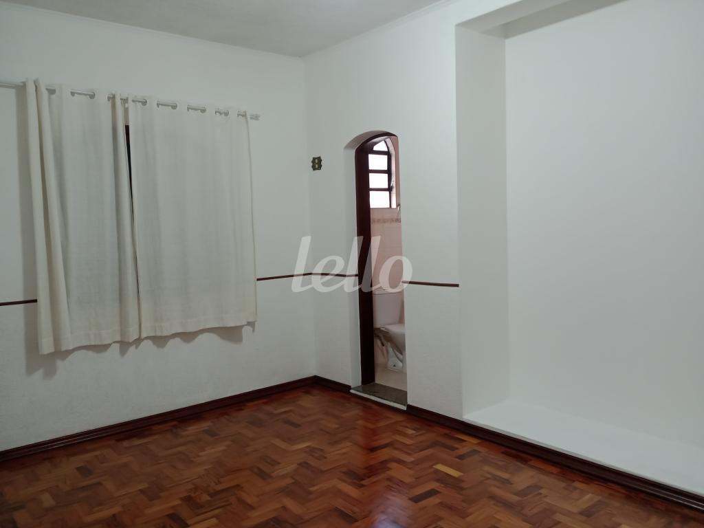 DORMITÓRIO SUÍTE de Casa à venda, térrea com 164 m², 3 quartos e 2 vagas em Vila Prudente - São Paulo