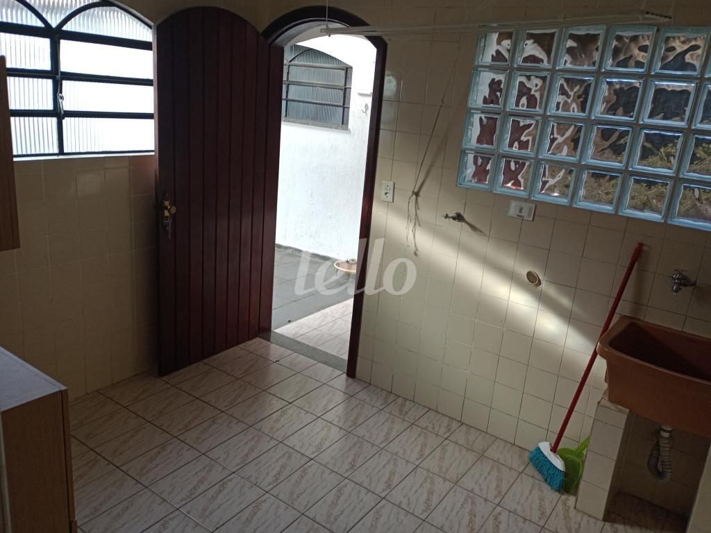 ÁREA DE SERVIÇO de Casa à venda, térrea com 164 m², 3 quartos e 2 vagas em Vila Prudente - São Paulo