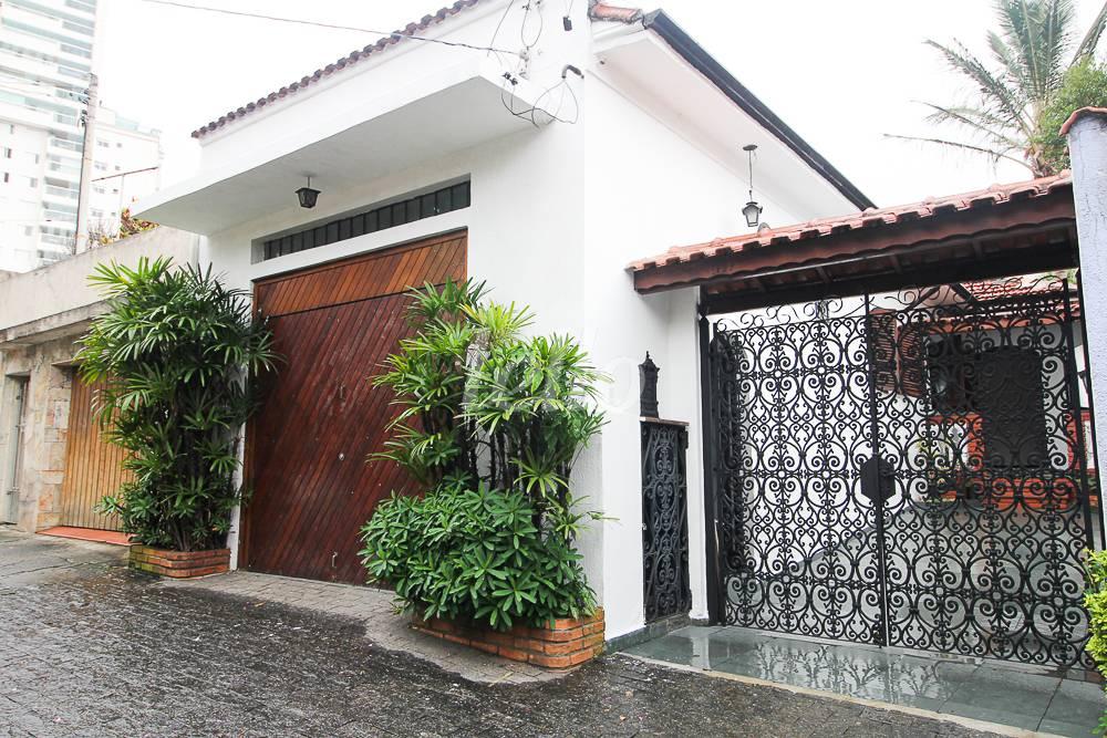 FACHADA de Casa à venda, térrea com 164 m², 3 quartos e 2 vagas em Vila Prudente - São Paulo