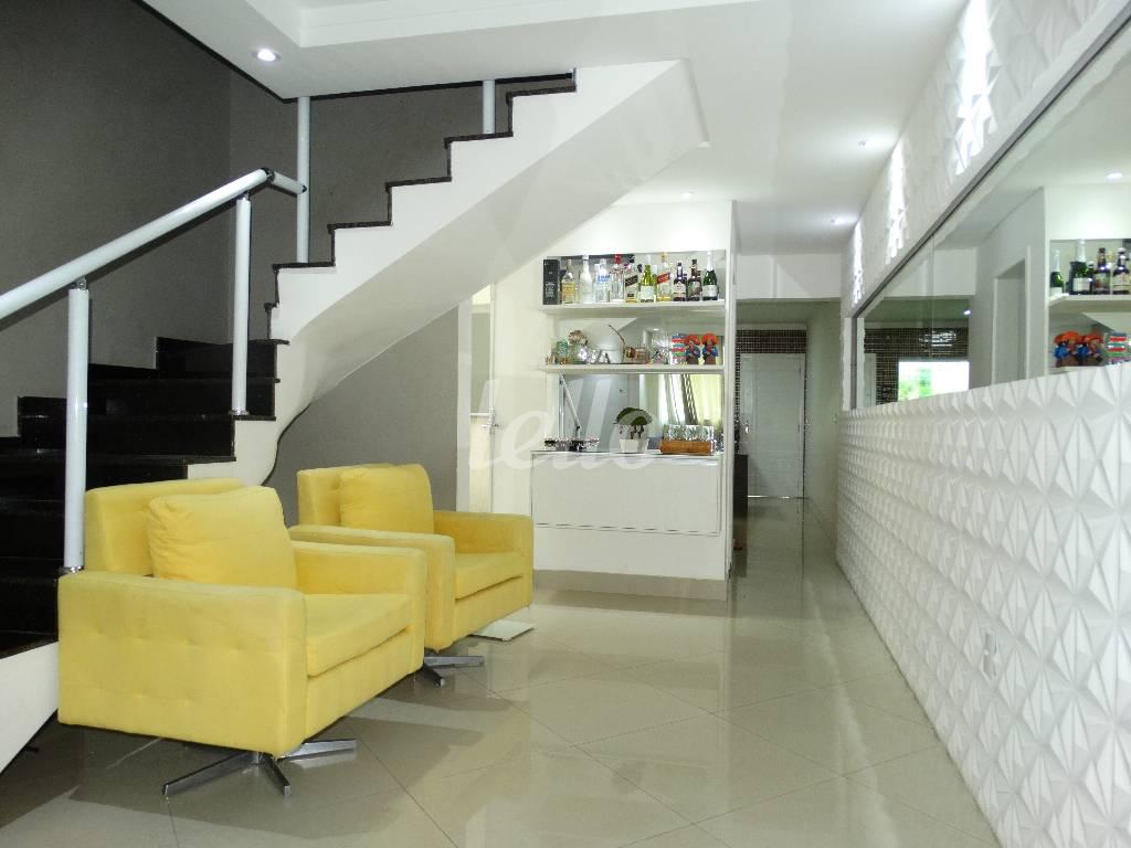 SALA de Casa à venda, sobrado com 200 m², 3 quartos e 4 vagas em Vila Cleonice - São Paulo