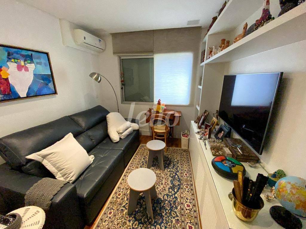SALA TV de Apartamento à venda, Padrão com 235 m², 4 quartos e 3 vagas em Santa Cecília - São Paulo
