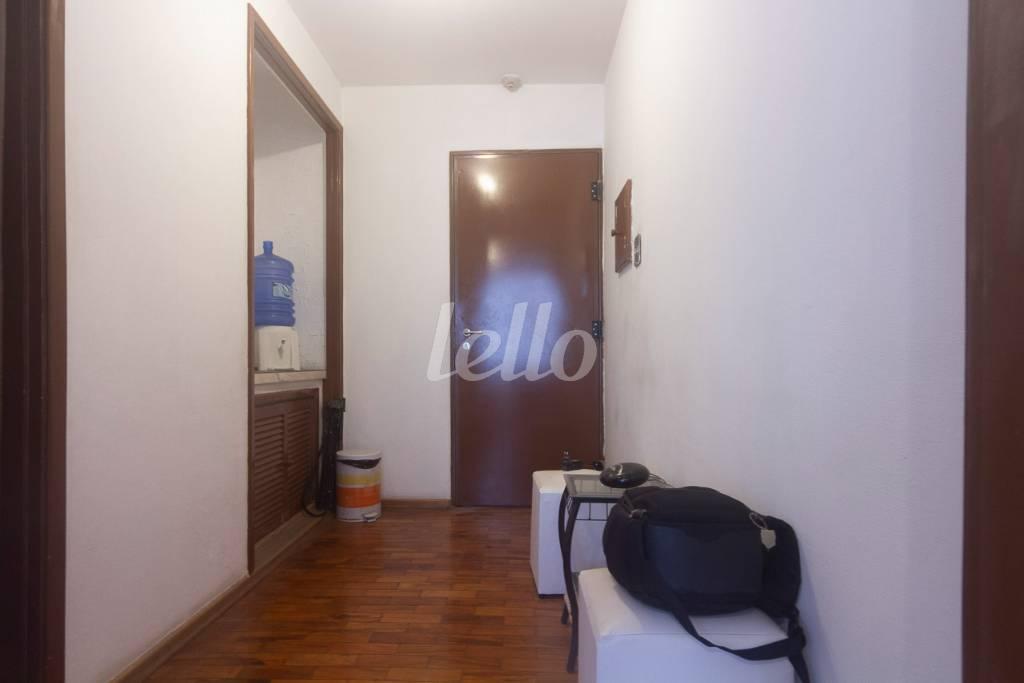 RECEPÇÃO de Sala / Conjunto para alugar, Padrão com 24 m², e em Bela Vista - São Paulo