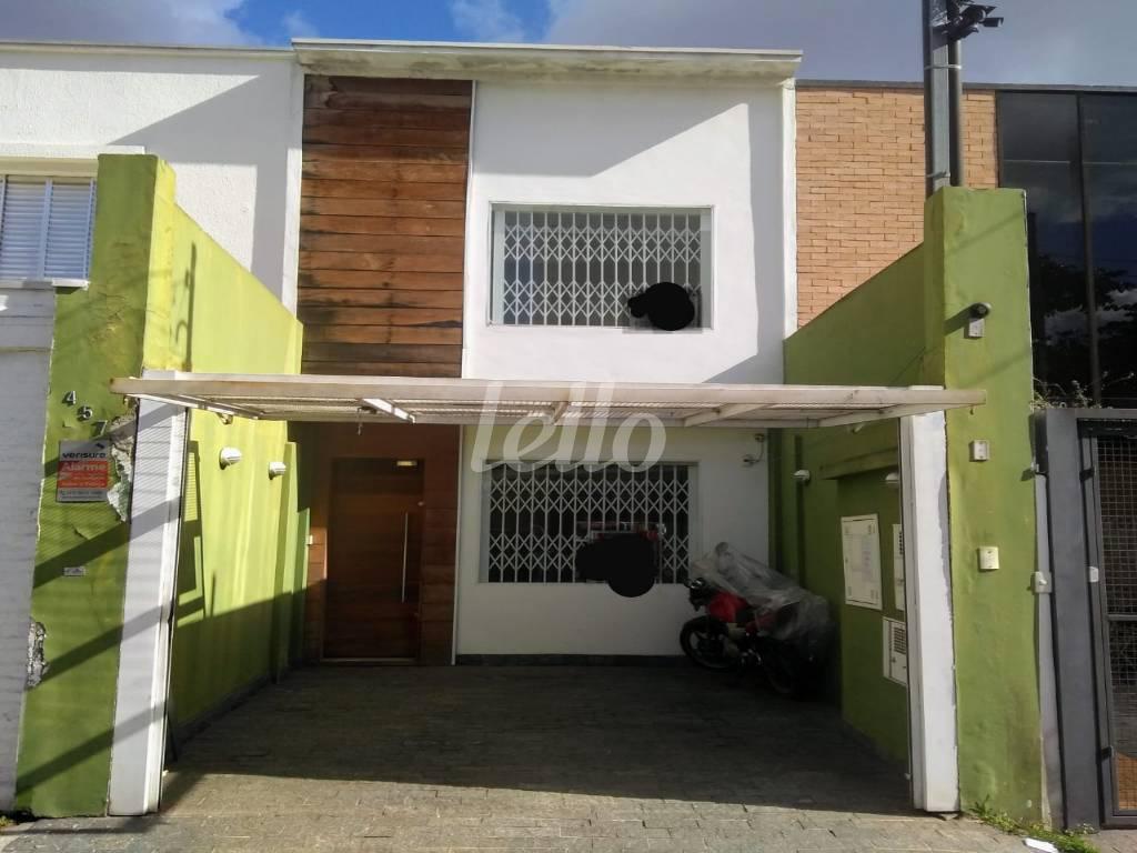 FRENTE de Casa para alugar, sobrado com 158 m², e 1 vaga em Vila Olímpia - São Paulo