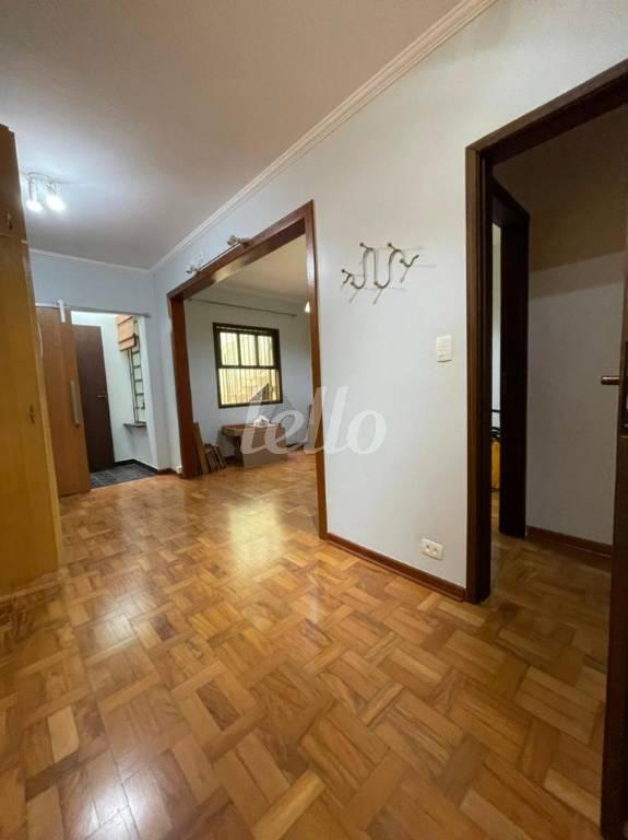 SALA E COPA de Casa à venda, térrea com 178 m², 3 quartos e 2 vagas em Jardim Bela Vista - Santo André