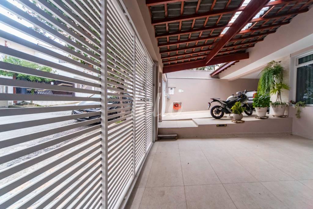 GARAGEM de Casa à venda, térrea com 270 m², 5 quartos e 4 vagas em Vila Mussolini - São Bernardo do Campo