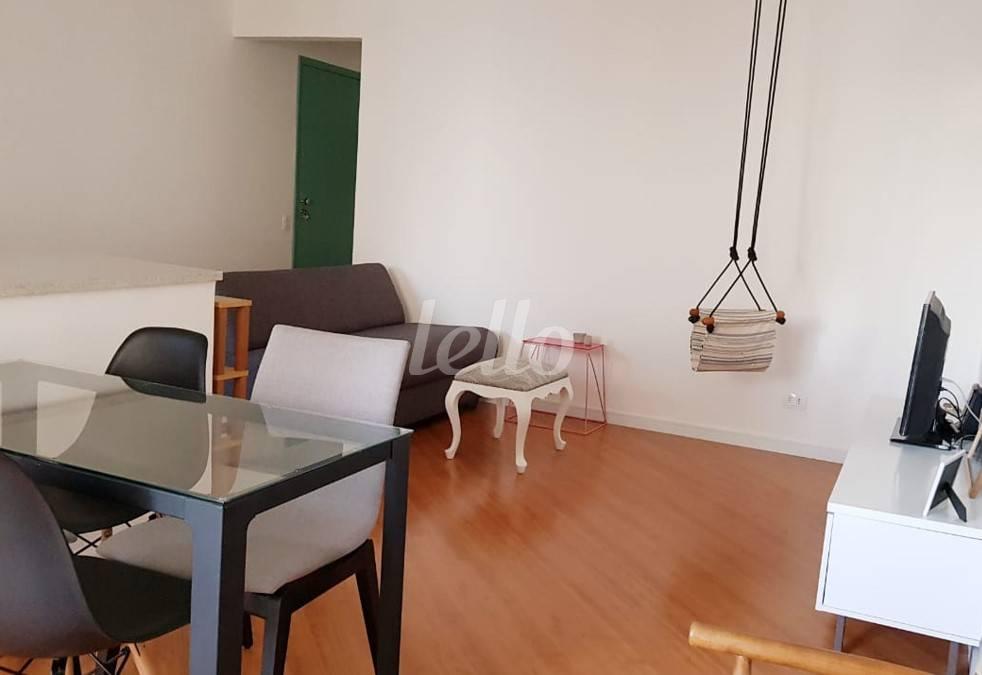 LIVING de Apartamento à venda, Padrão com 60 m², 2 quartos e 1 vaga em Vila Mariana - São Paulo