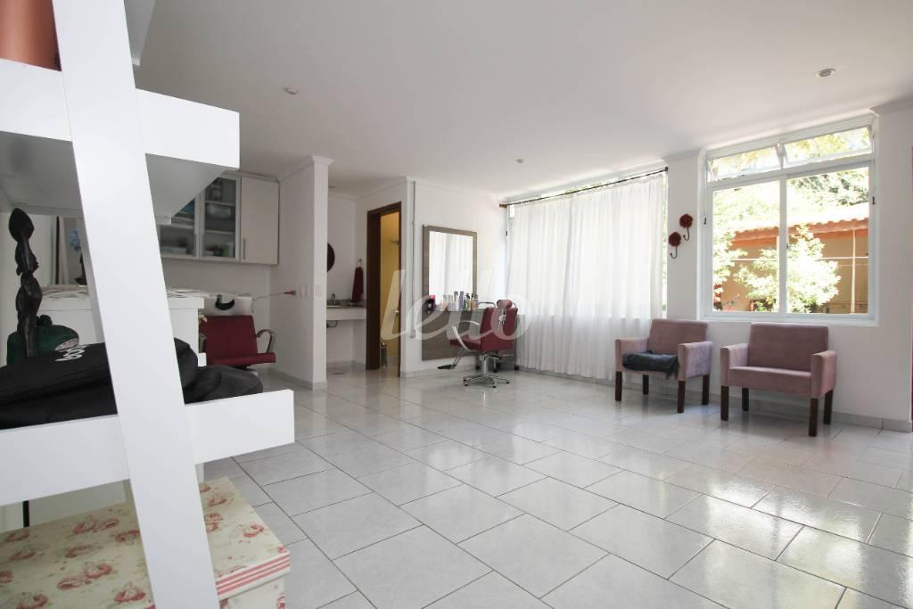 SALA ESTAR - EDICULA de Casa à venda, sobrado com 350 m², 3 quartos e 4 vagas em Vila Lilica - Santo André