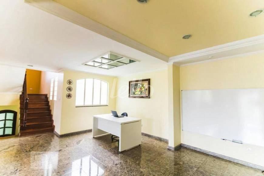 SALA de Casa para alugar, sobrado com 470 m², 4 quartos e 6 vagas em Parque dos Pássaros - São Bernardo do Campo