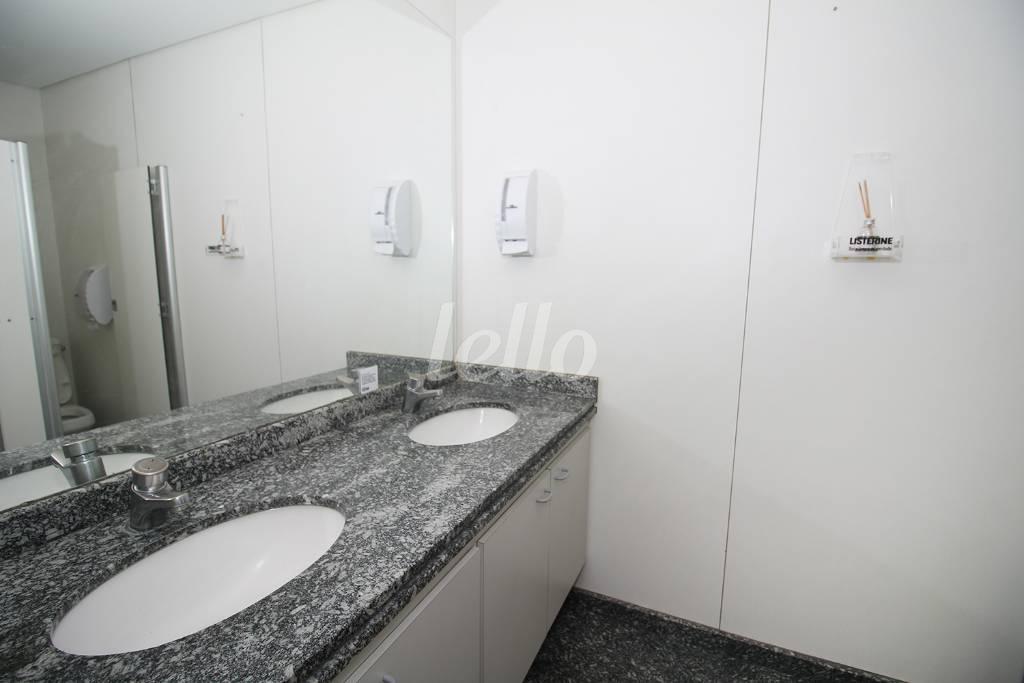 BANHEIRO 5 de Sala / Conjunto para alugar, Padrão com 598 m², e 18 vagas em Vila Olímpia - São Paulo