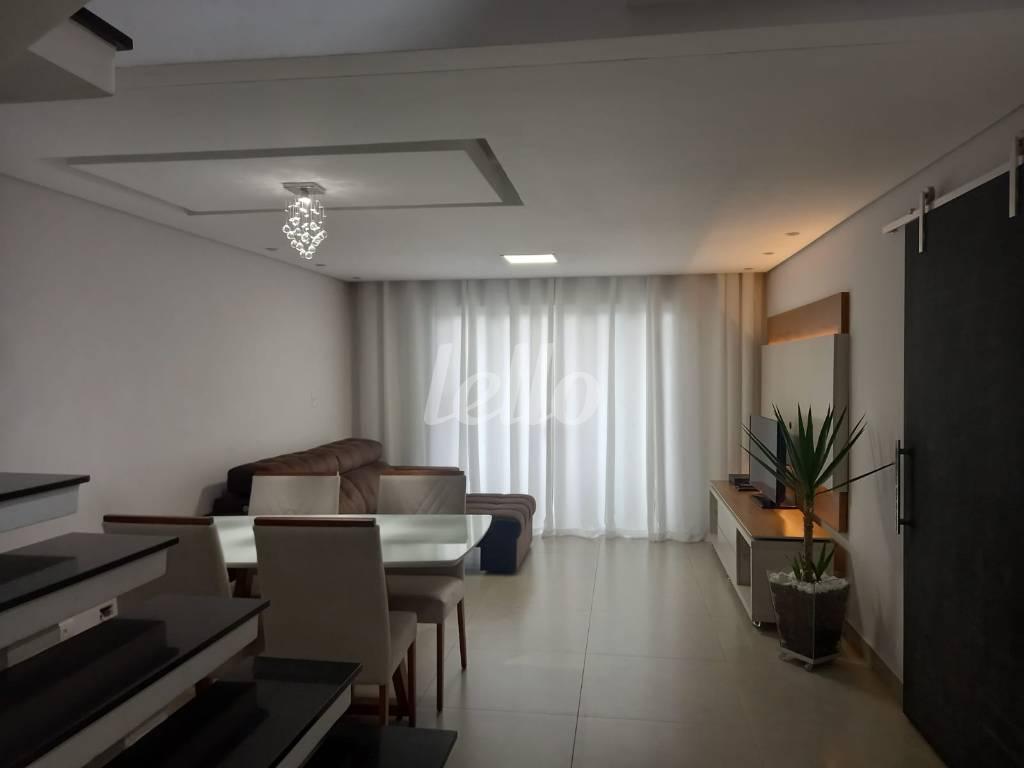 SALA de Casa à venda, assobradada com 200 m², 2 quartos e 2 vagas em Vila Sacadura Cabral - Santo André