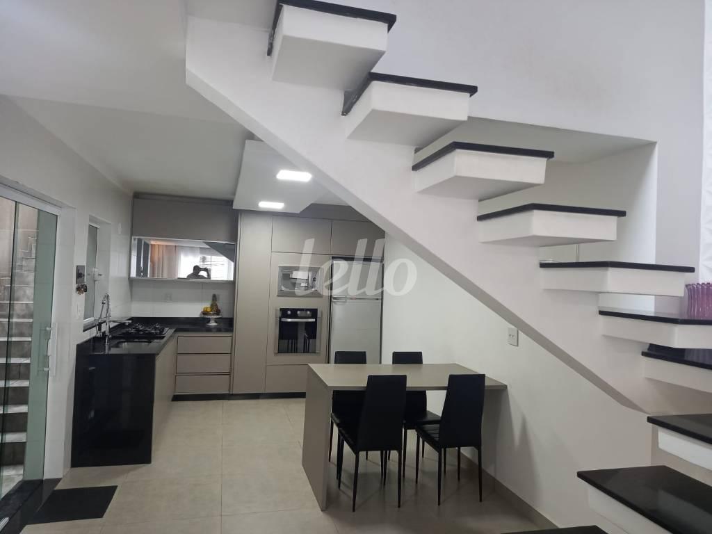 SALA de Casa à venda, assobradada com 200 m², 2 quartos e 2 vagas em Vila Sacadura Cabral - Santo André