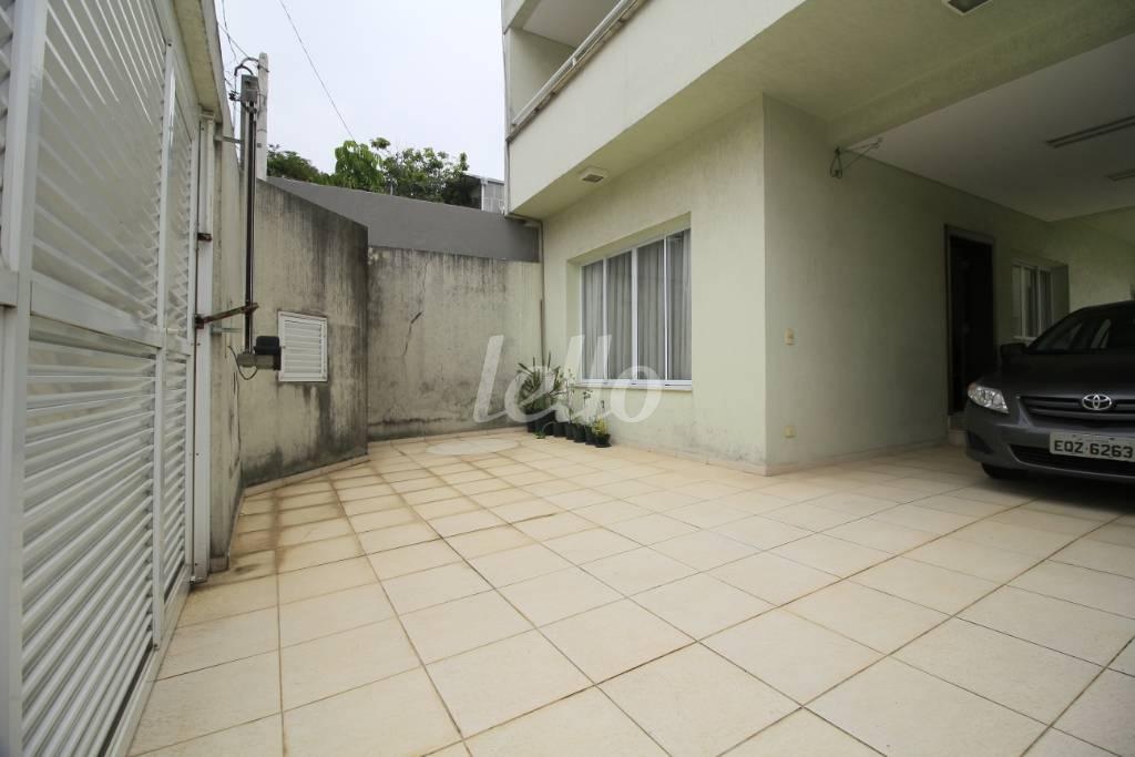 GARAGEM de Casa à venda, de vila - sobrado com 300 m², 4 quartos e 5 vagas em Tatuapé - São Paulo