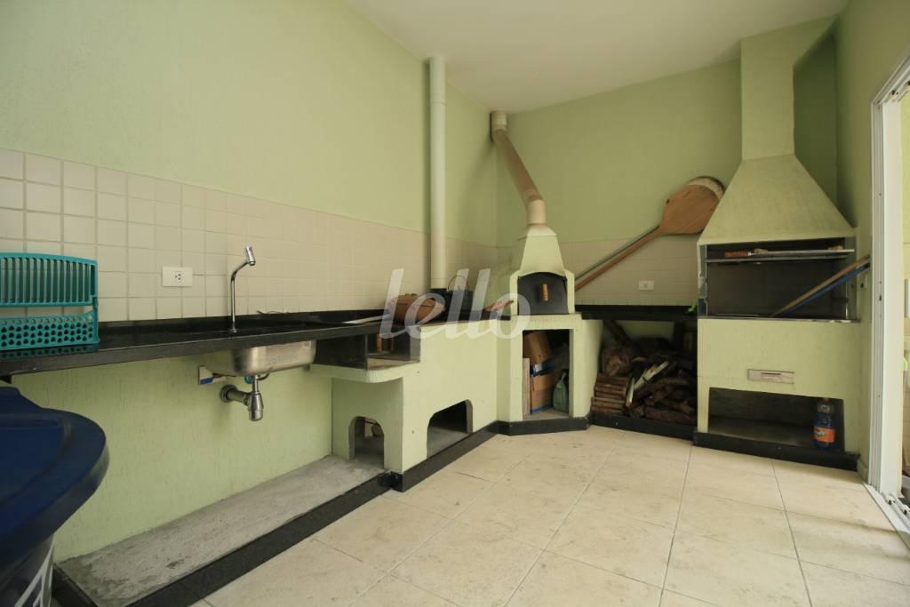 CHURRASQUEIRA de Casa à venda, de vila - sobrado com 300 m², 4 quartos e 5 vagas em Tatuapé - São Paulo