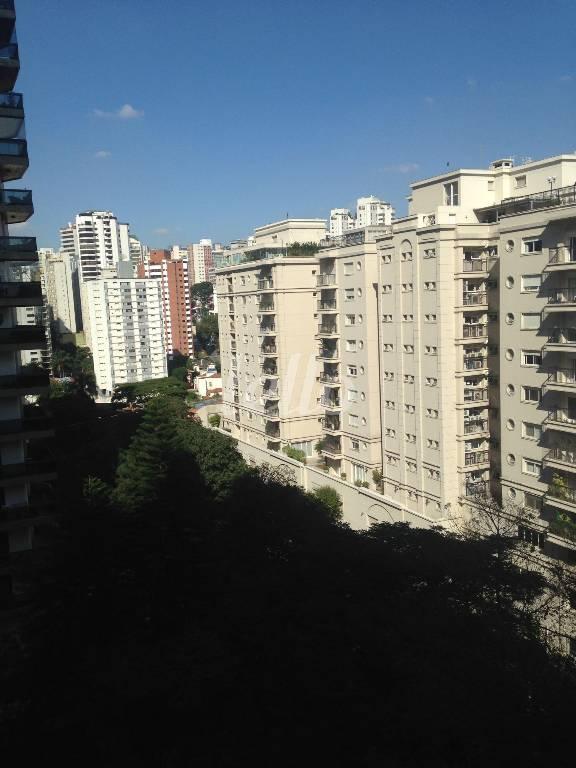 VISTA de Apartamento à venda, Padrão com 215 m², 3 quartos e 4 vagas em Perdizes - São Paulo
