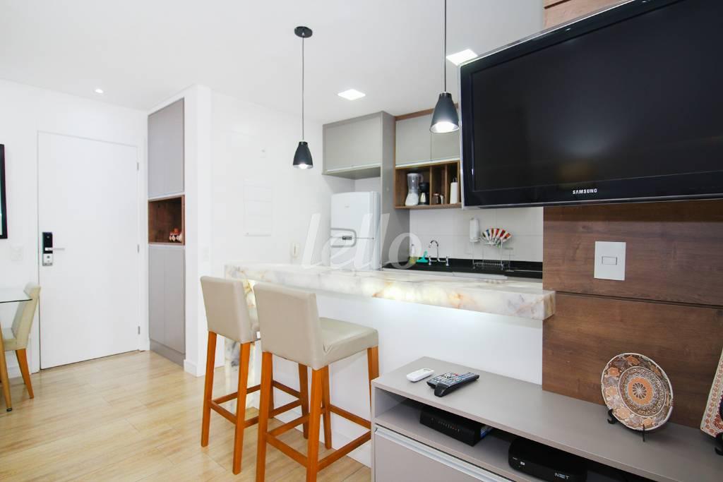 SALA de Apartamento à venda, Padrão com 55 m², 1 quarto e 1 vaga em Vila Gertrudes - São Paulo