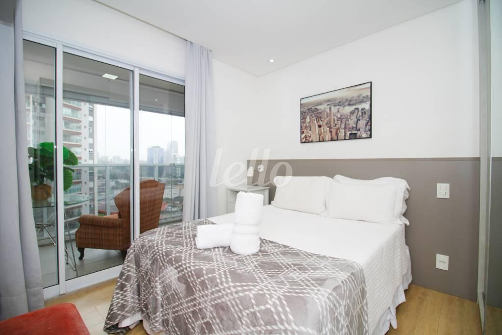 DORMITÓRIO de Apartamento à venda, Padrão com 55 m², 1 quarto e 1 vaga em Vila Gertrudes - São Paulo