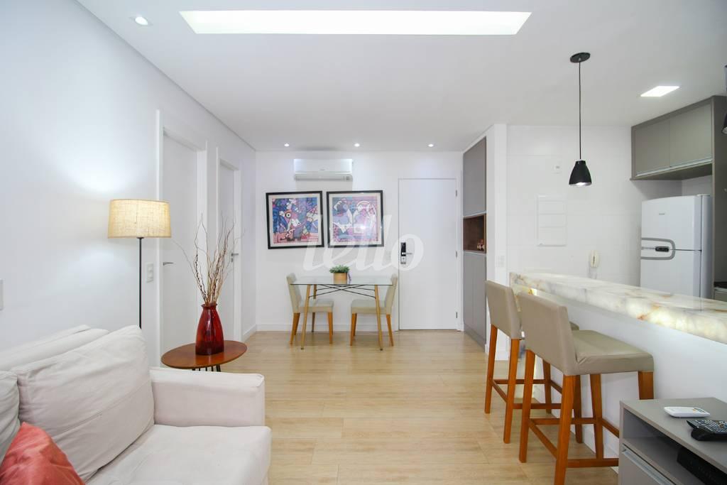 SALA de Apartamento à venda, Padrão com 55 m², 1 quarto e 1 vaga em Vila Gertrudes - São Paulo