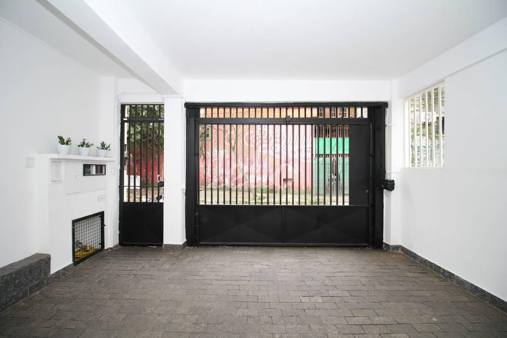 GARAGEM de Casa para alugar, sobrado com 90 m², e 2 vagas em Vila Pompeia - São Paulo