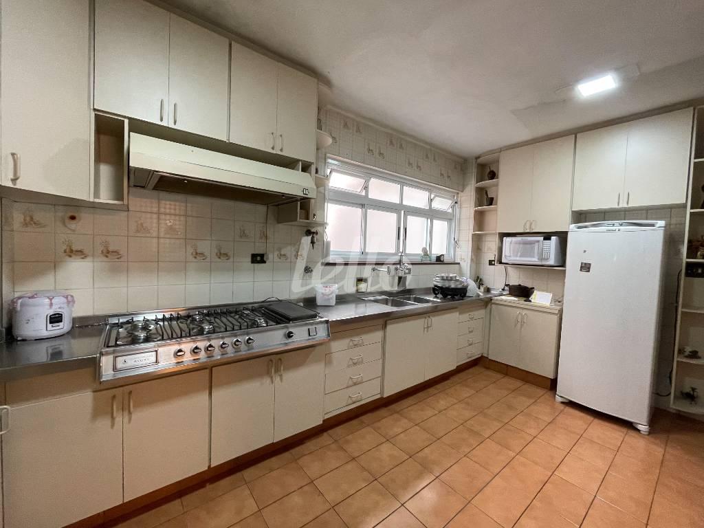 COZINHA de Apartamento à venda, Padrão com 230 m², 3 quartos e 3 vagas em Bela Vista - São Paulo