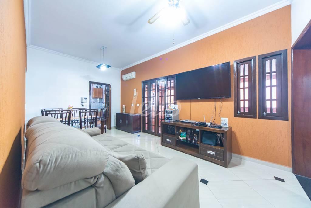 SALA de Casa à venda, sobrado com 161 m², 2 quartos e 3 vagas em Vila Palmares - Santo André