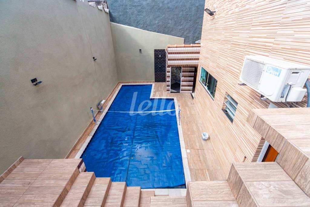 PISCINA de Casa à venda, sobrado com 161 m², 2 quartos e 3 vagas em Vila Palmares - Santo André