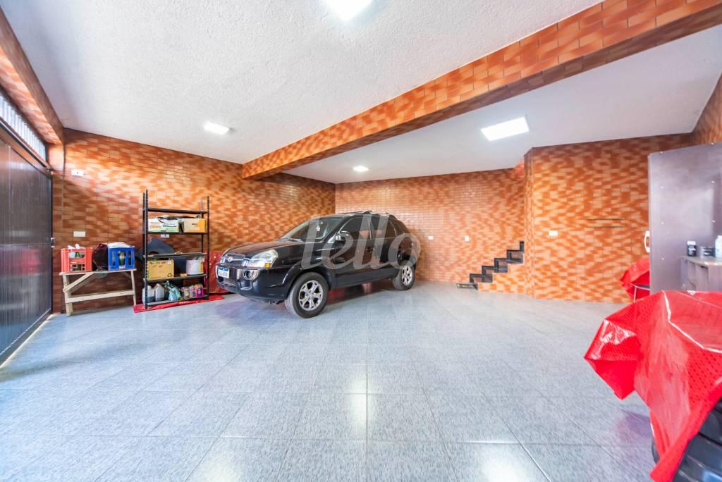 GARAGEM de Casa à venda, sobrado com 161 m², 2 quartos e 3 vagas em Vila Palmares - Santo André