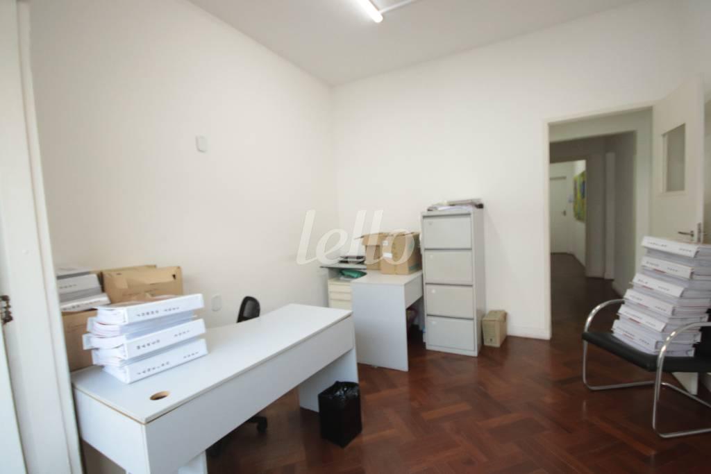 SALA de Sala / Conjunto para alugar, Padrão com 17 m², e em Jardim Paulistano - São Paulo