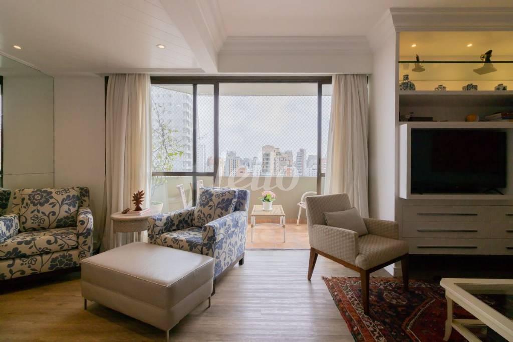 SALA de Apartamento à venda, Padrão com 170 m², 3 quartos e 2 vagas em Indianópolis - São Paulo