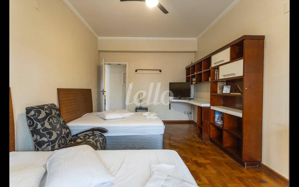 DORMITÓRIO de Apartamento à venda, cobertura - Padrão com 330 m², 4 quartos e em Bela Vista - São Paulo