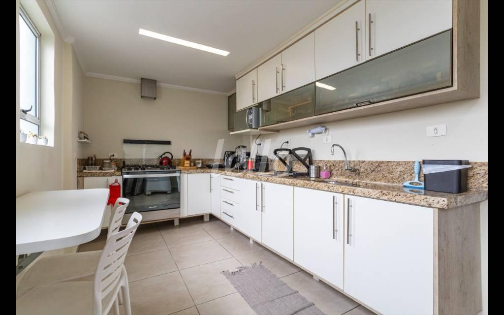 COZINHA de Apartamento à venda, cobertura - Padrão com 330 m², 4 quartos e em Bela Vista - São Paulo