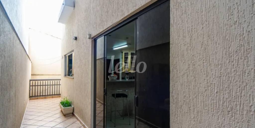 CORREDOR LATERAL de Casa à venda, sobrado com 320 m², 4 quartos e 7 vagas em Vila Alpina - São Paulo
