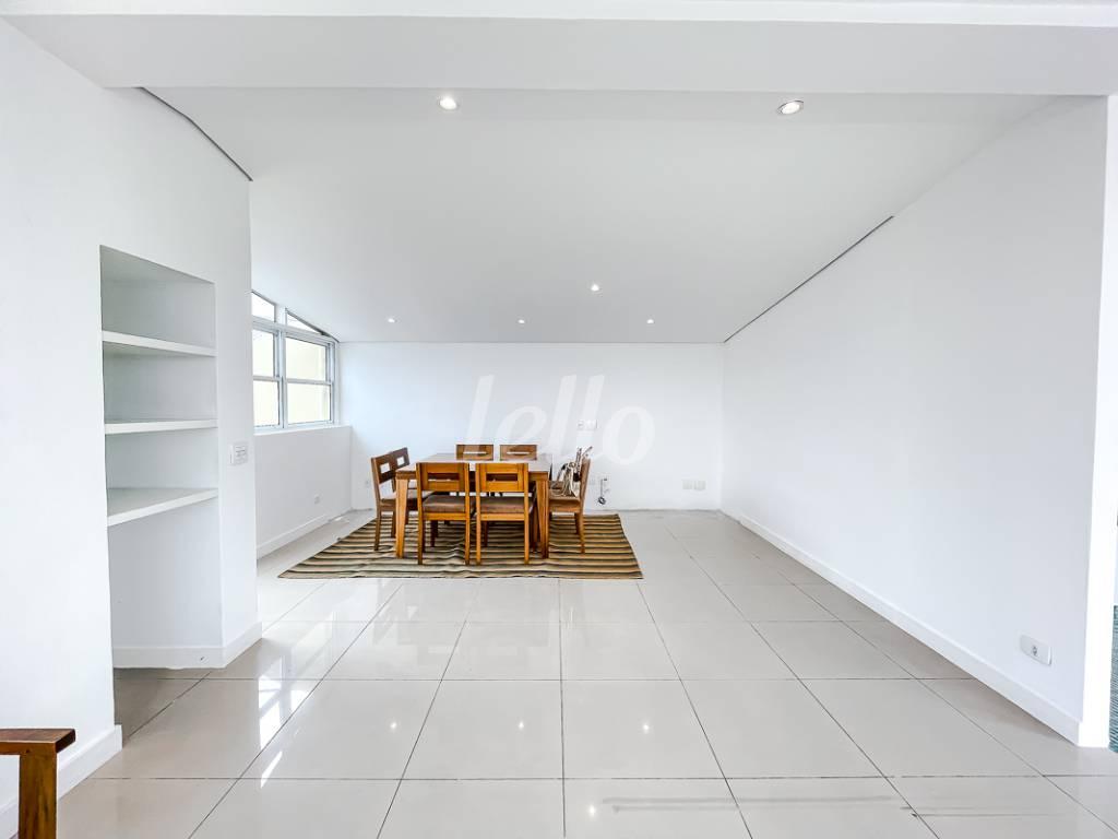 SALA 2 de Apartamento à venda, cobertura - Padrão com 236 m², 8 quartos e 3 vagas em Morumbi - São Paulo