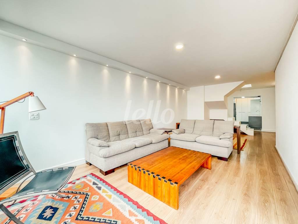 SALA de Apartamento à venda, cobertura - Padrão com 236 m², 8 quartos e 3 vagas em Morumbi - São Paulo