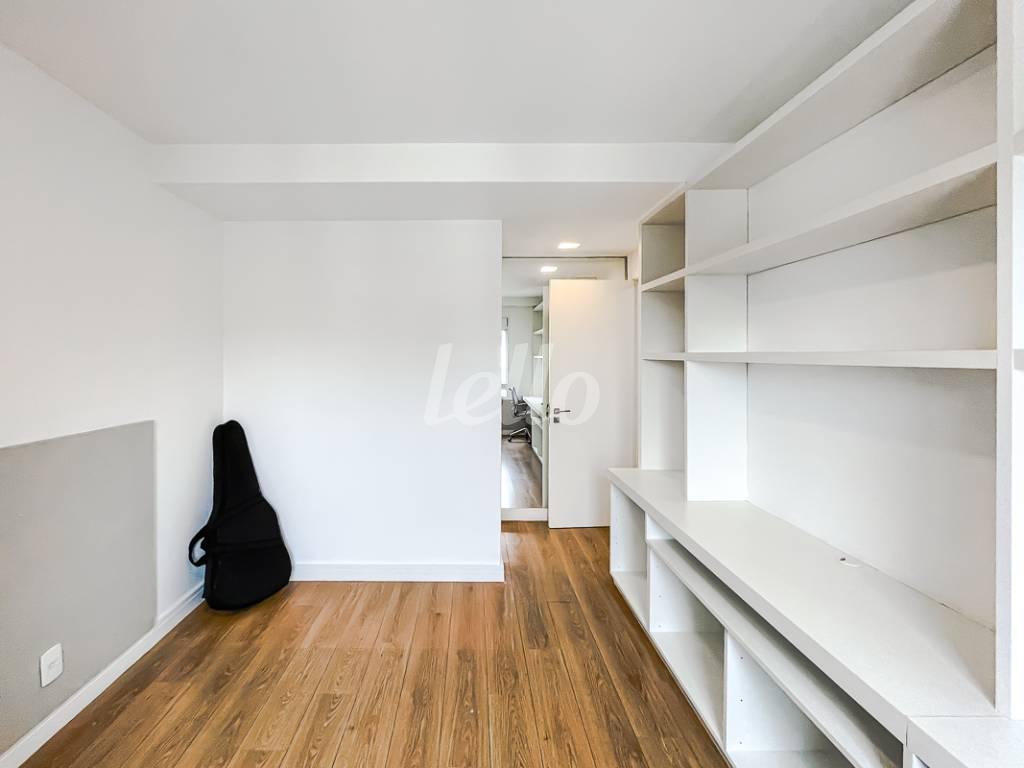 QUARTO 4 de Apartamento à venda, cobertura - Padrão com 236 m², 8 quartos e 3 vagas em Morumbi - São Paulo