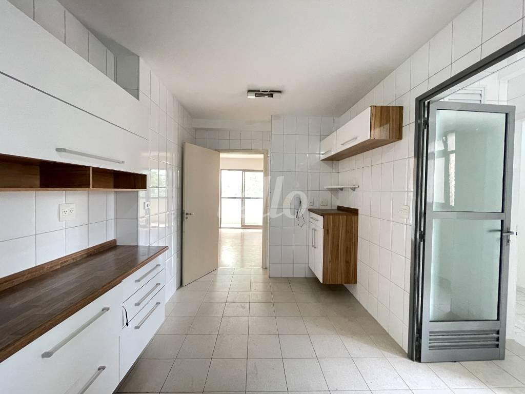 COZINHA de Apartamento à venda, Padrão com 118 m², 4 quartos e 2 vagas em Planalto Paulista - São Paulo