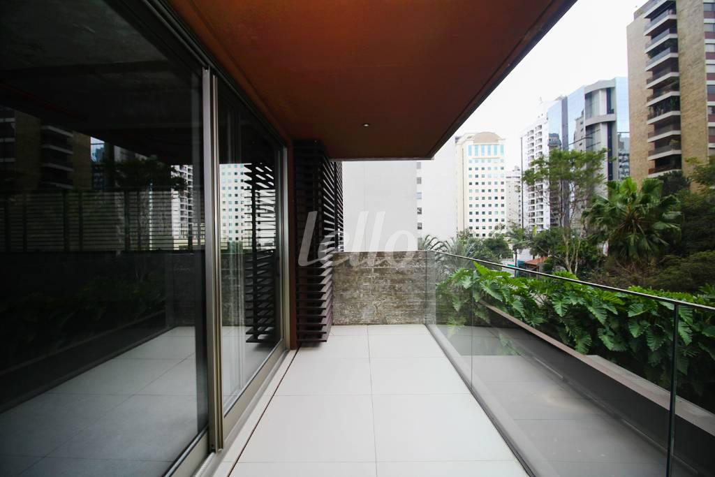 SACADA de Sala / Conjunto para alugar, Padrão com 170 m², e em Jardim Paulista - São Paulo