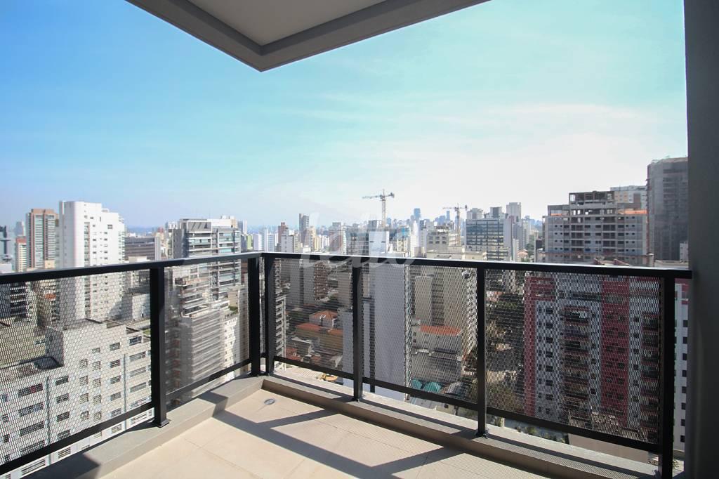 SACADA DA SALA de Apartamento à venda, Padrão com 72 m², 2 quartos e 1 vaga em Pinheiros - São Paulo